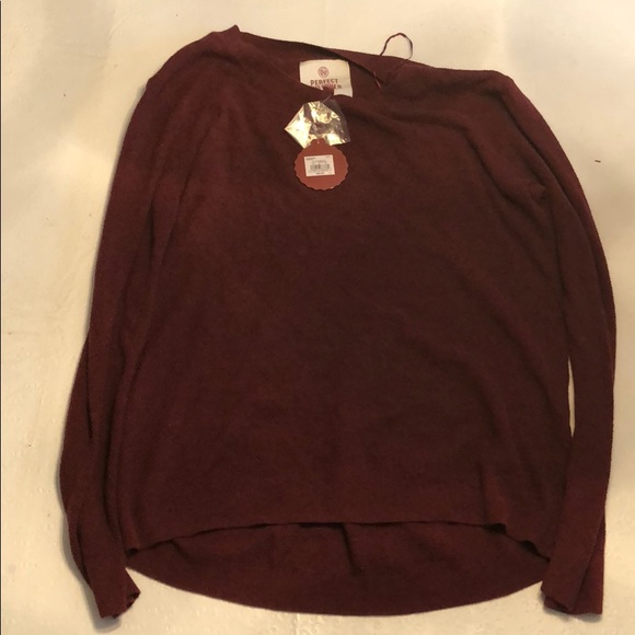 SO Sweaters - 💚 2/30 Maroon pullover sweater